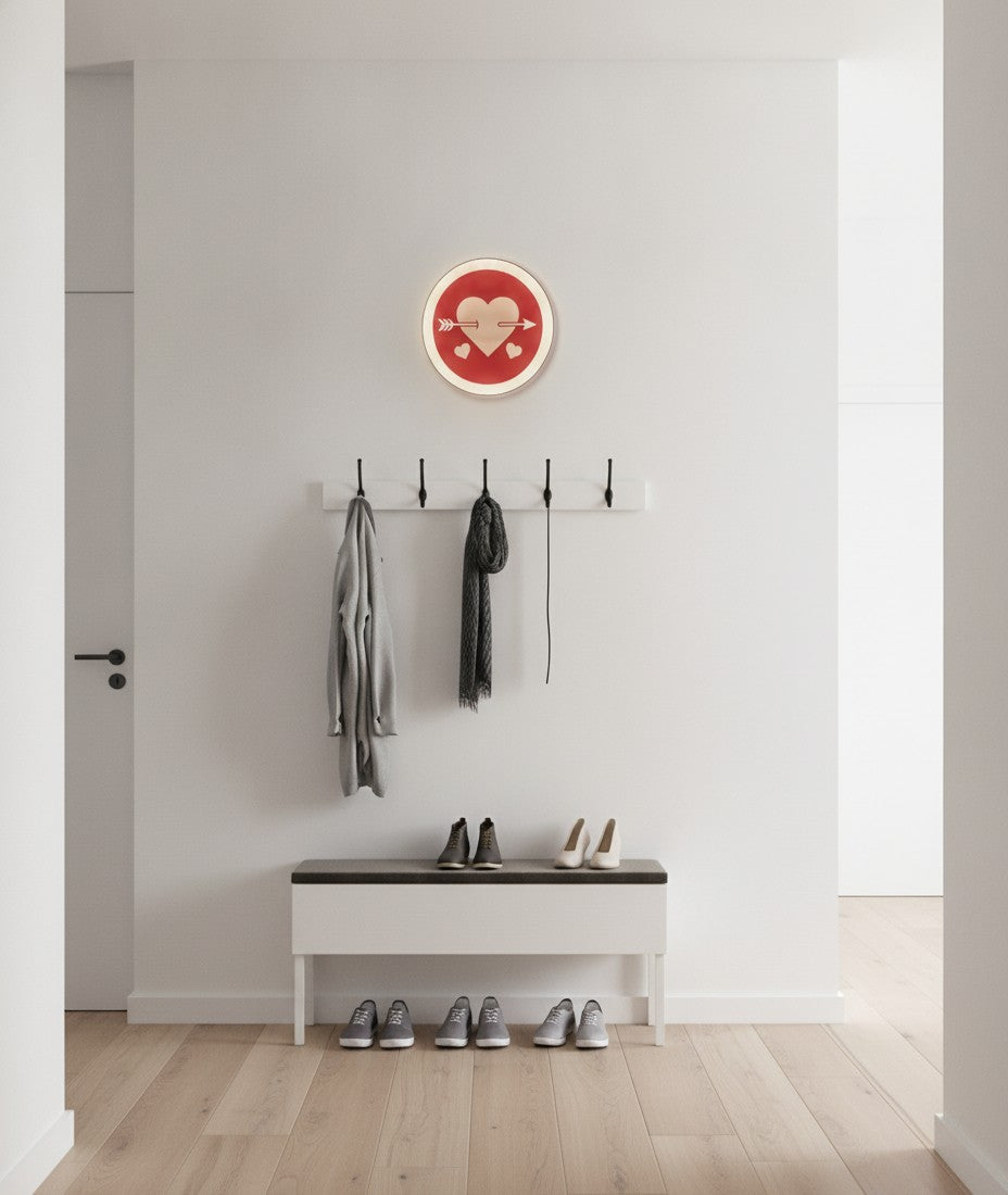 Herz mit Pfeil LED-Lampe im Flur