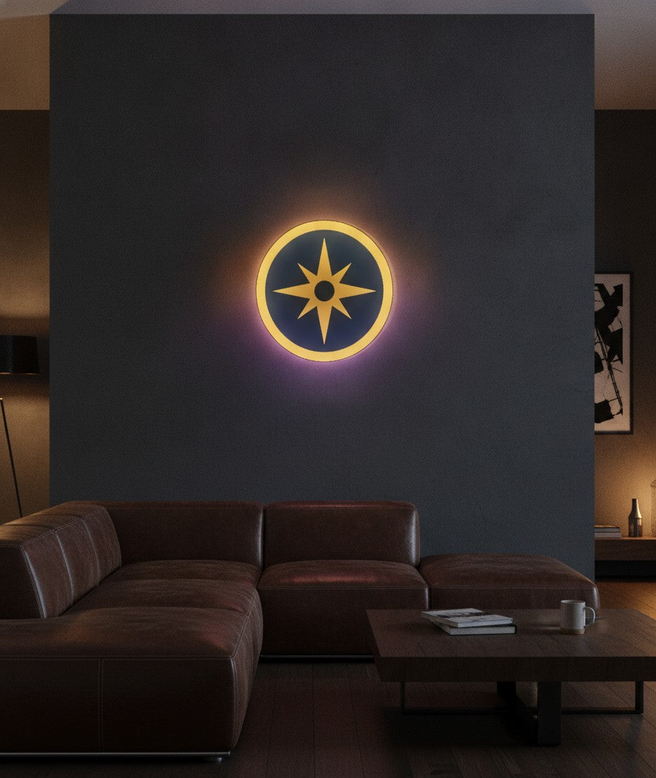 Kompass LED-Lampe an der Wand im Wohnzimmer