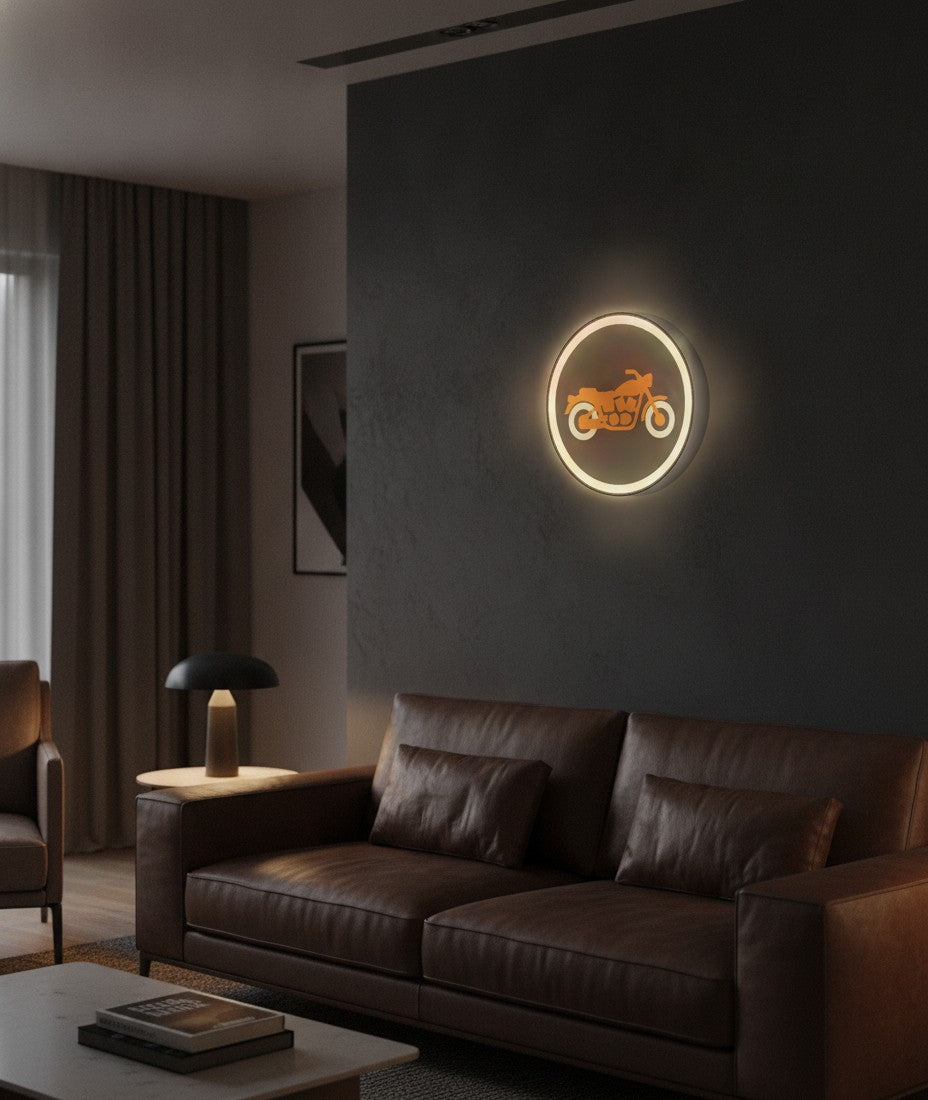 Motorrad LED-Lampe an der Wand im Wohnzimmer