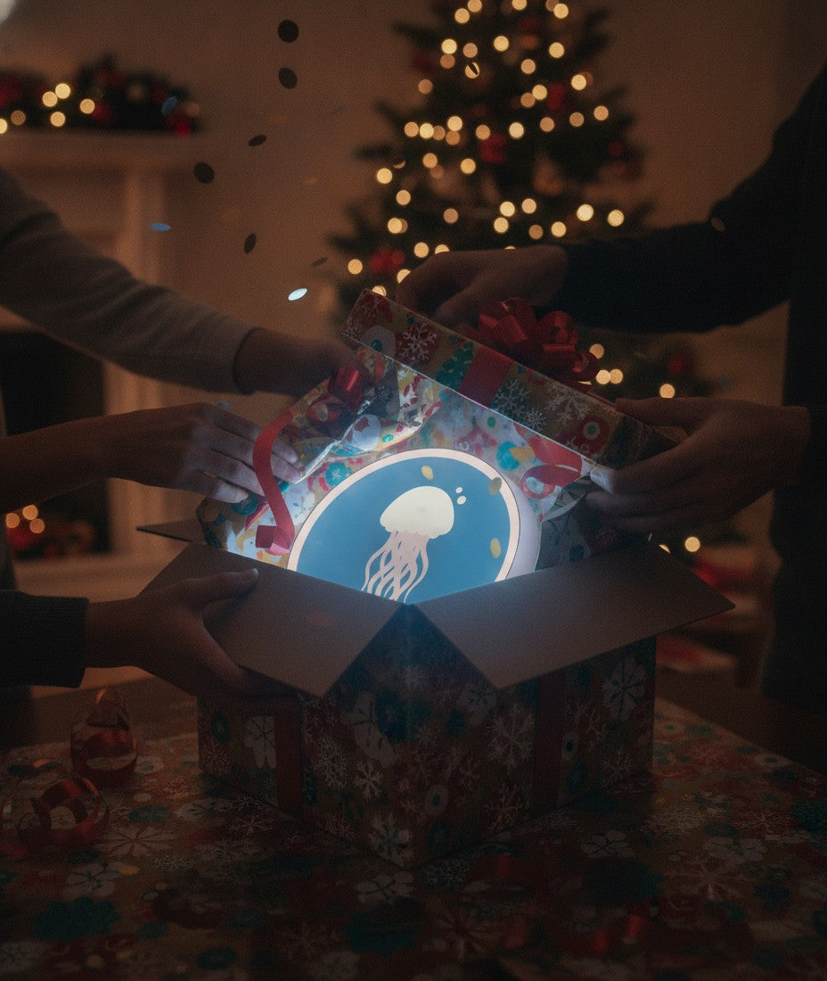 Qualle LED-Lampe als Geschenk beim Auspacken