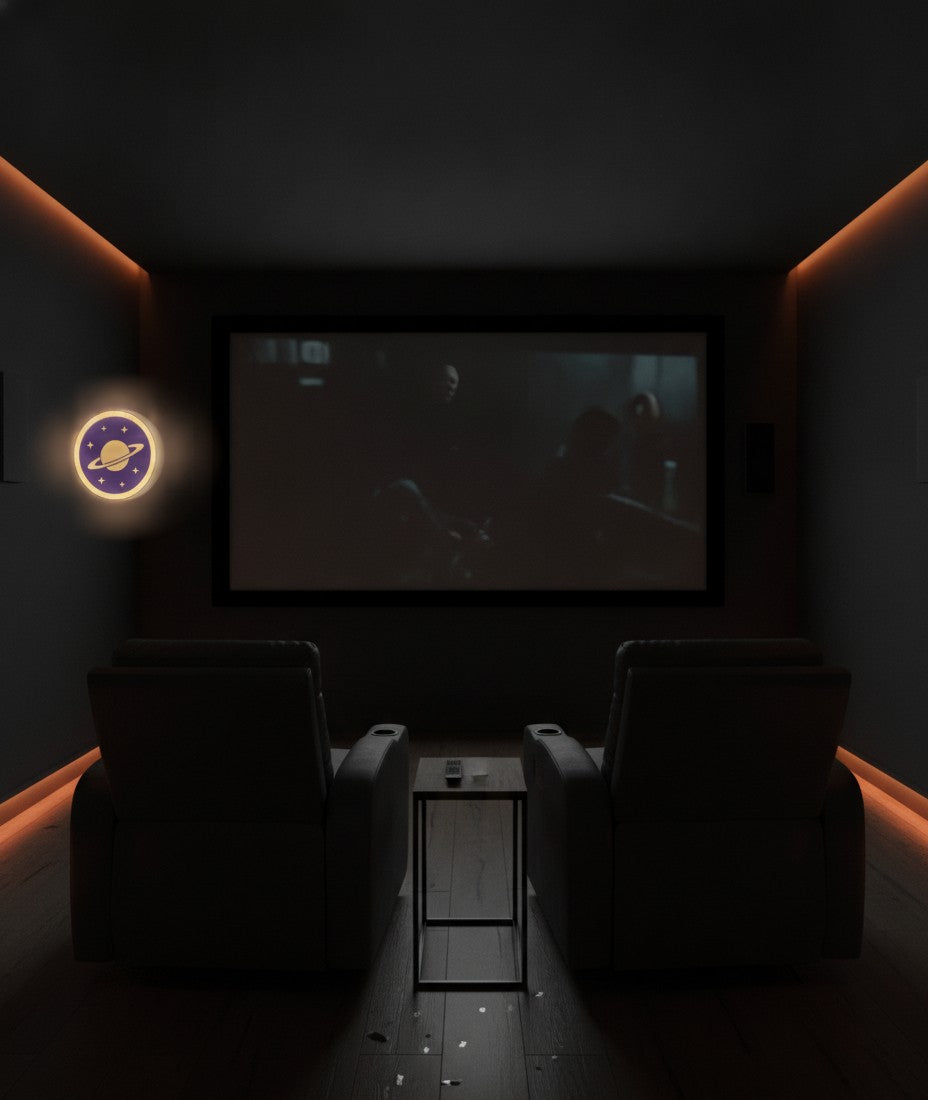 Saturn LED-Lampe im Heimkino